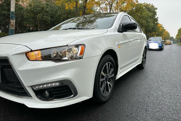 Used Mitsubishi Lancer EX 2016 1.8L CVT Black-and-White Retro Edition Left Front Headlight