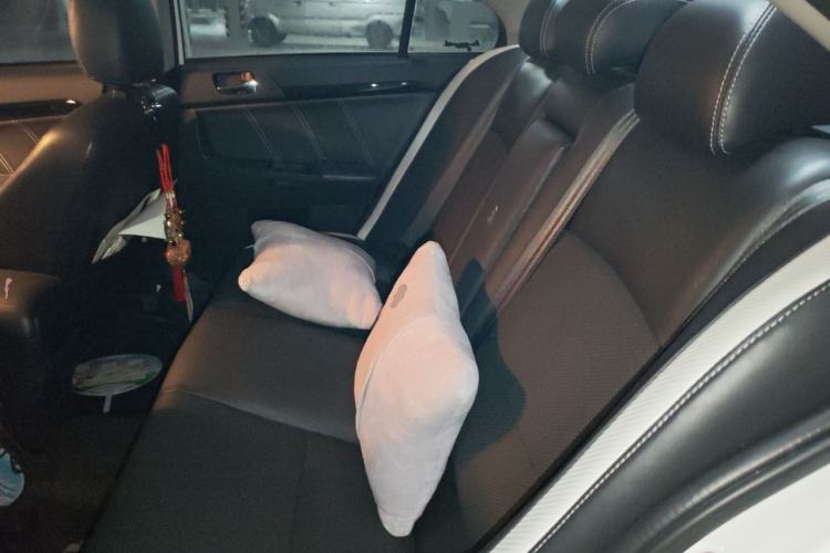 Used Mitsubishi Lancer EX 2016 1.8L CVT Black-and-White Retro Edition Left Rear Seat