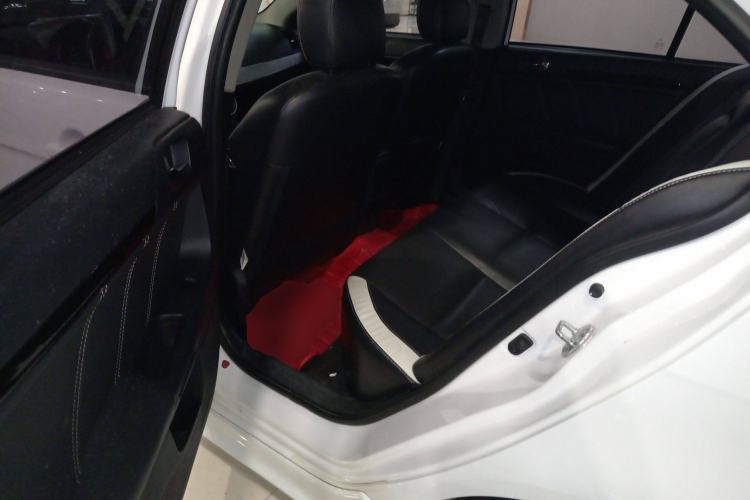 Used Mitsubishi Lancer EX 2016 1.8L CVT Black-and-White Retro Edition Left Rear Seat