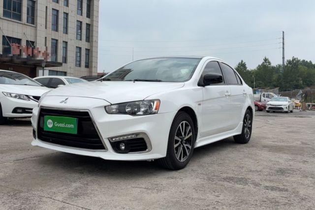 Used Mitsubishi Lancer EX 2016 1.8L CVT Black-and-White Retro Edition
