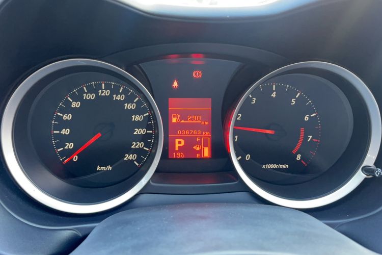 Used Mitsubishi Lancer EX 2016 1.8L CVT Black-and-White Retro Edition Odometer Close Up