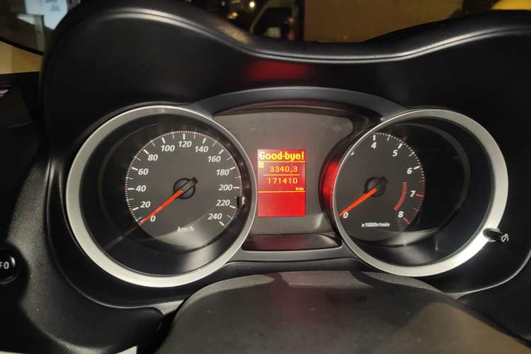 Used Mitsubishi Lancer EX 2016 1.8L Manual Black-and-White Retro Edition Odometer Close Up
