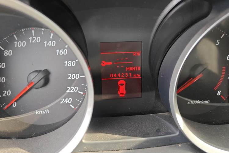 Used Mitsubishi Lancer EX 2016 1.8L Manual Black-and-White Retro Edition Odometer Close Up