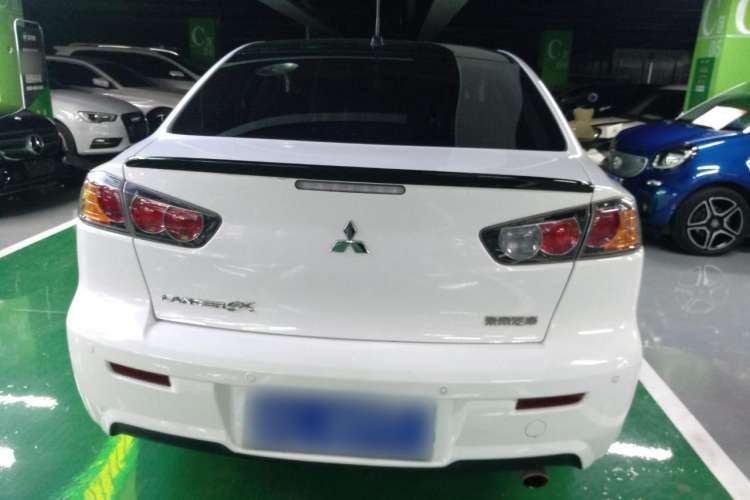Used Mitsubishi Lancer EX 2016 1.8L CVT Black-and-White Retro Edition Rear