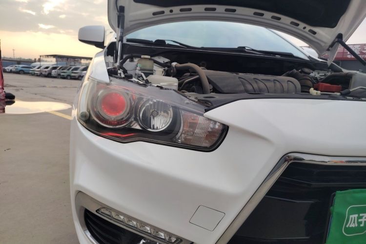 Used Mitsubishi Lancer EX 2016 1.8L CVT Black-and-White Retro Edition Right Front Headlight