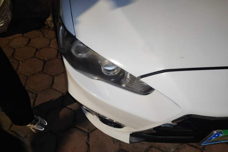 Used Mitsubishi Lancer EX 2016 1.8L Manual Black-and-White Retro Edition Right Front Headlight
