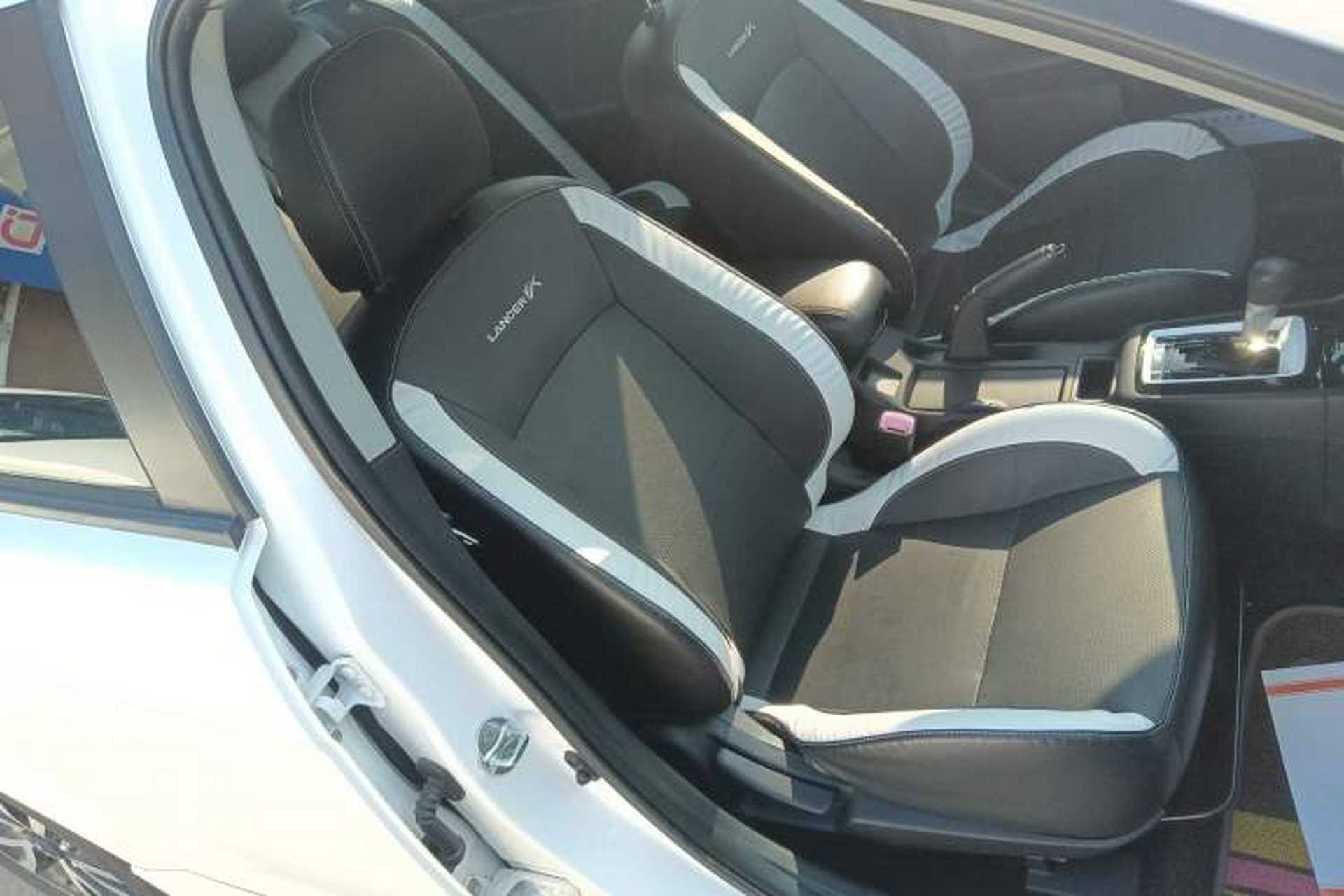 Used Mitsubishi Lancer EX 2016 1.8L CVT Black-and-White Retro Edition Right Front Seat