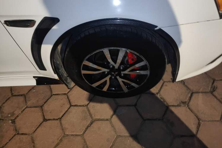 Used Mitsubishi Lancer EX 2016 1.8L Manual Black-and-White Retro Edition Right Front Wheel Hub