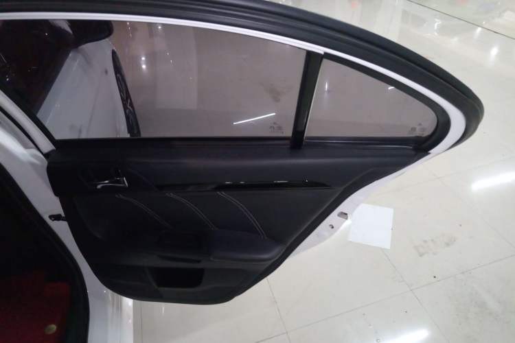 Used Mitsubishi Lancer EX 2016 1.8L CVT Black-and-White Retro Edition Right Rear Door Interior