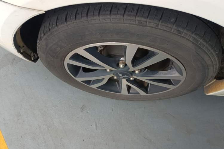 Used Mitsubishi Lancer EX 2016 1.8L CVT Black-and-White Retro Edition Right Rear Wheel Hub