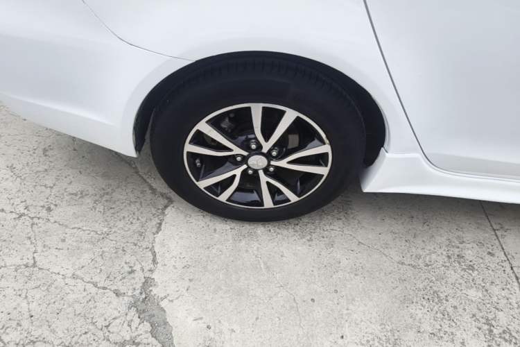 Used Mitsubishi Lancer EX 2016 1.8L CVT Black-and-White Retro Edition Right Rear Wheel Hub