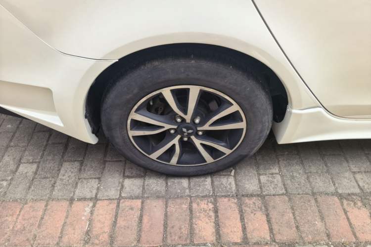 Used Mitsubishi Lancer EX 2016 1.8L CVT Black-and-White Retro Edition Right Rear Wheel Hub