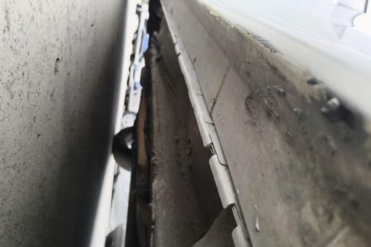 Used Mitsubishi Lancer EX 2016 1.8L CVT Black-and-White Retro Edition Right Side Sill