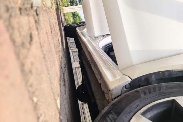 Used Mitsubishi Lancer EX 2016 1.8L CVT Black-and-White Retro Edition Right Side Sill
