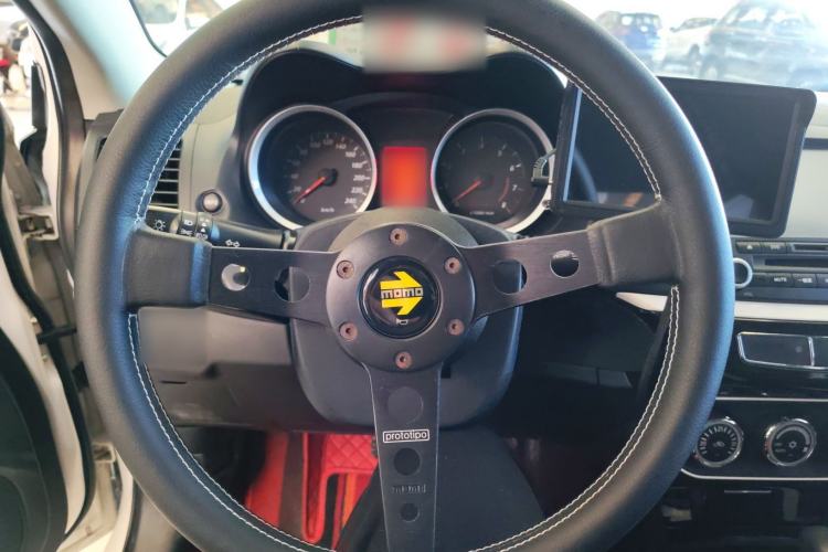 Used Mitsubishi Lancer EX 2016 1.8L CVT Black-and-White Retro Edition Steering Wheel