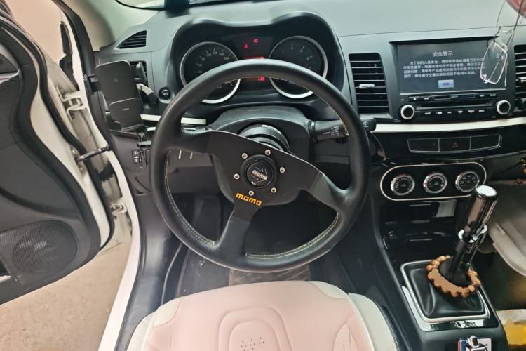Used Mitsubishi Lancer EX 2016 1.8L Manual Black-and-White Retro Edition Steering Wheel