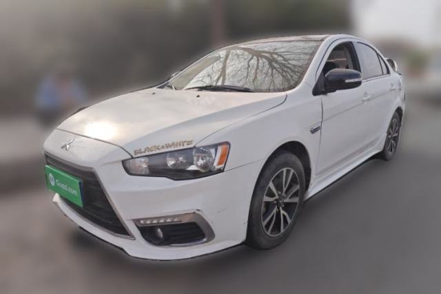 Used Mitsubishi Lancer EX 2016 1.8L Manual Black-and-White Retro Edition