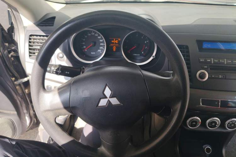 Used Mitsubishi Lancer Fortis 2013 1.6L Manual Comfort Model Steering Wheel
