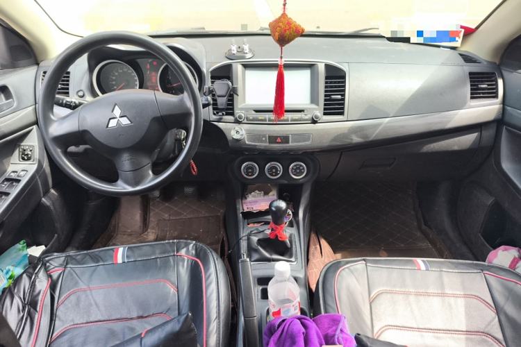 Used Mitsubishi Lancer Fortis 2013 1.6L Manual Comfort Model Center Console
