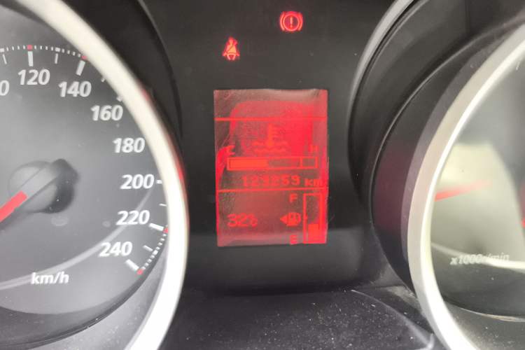 Used Mitsubishi Lancer Fortis 2013 1.6L Manual Comfort Model Odometer Close Up