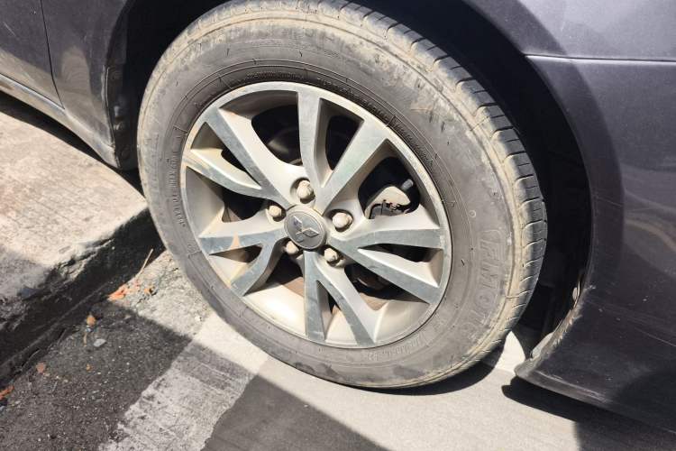 Used Mitsubishi Lancer Fortis 2013 1.6L Manual Comfort Model Right Front Wheel Hub