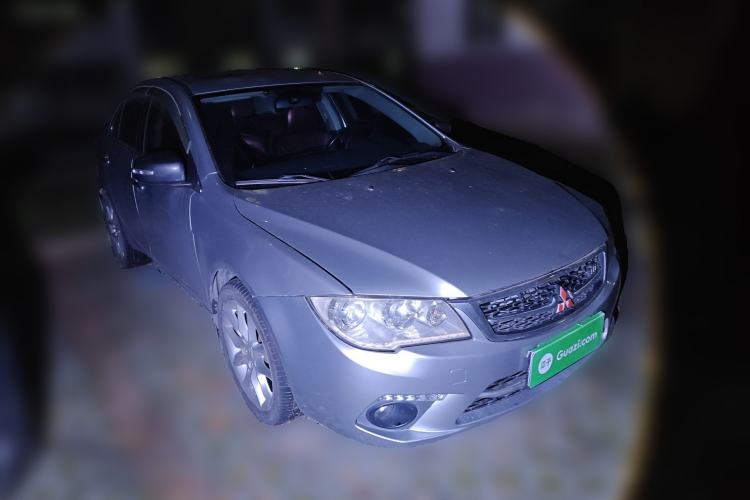 Used Mitsubishi Lancer Fortis 2013 1.8L Automatic Luxury Model China V Standard Front Right 45 Deg