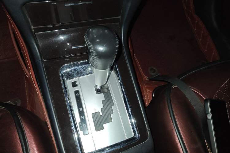 Used Mitsubishi Lancer Fortis 2013 1.8L Automatic Luxury Model China V Standard Gear Lever