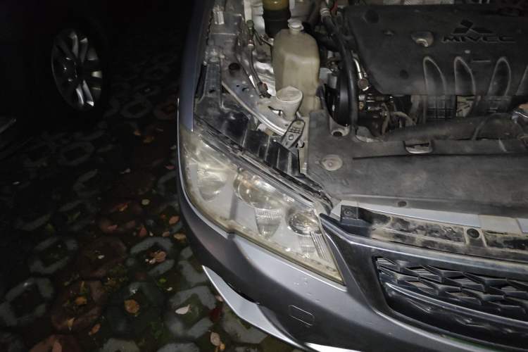 Used Mitsubishi Lancer Fortis 2013 1.8L Automatic Luxury Model China V Standard Right Front Headlight