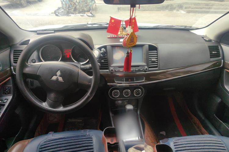 Used Mitsubishi Lancer Fortis 2013 1.8L Automatic Luxury Model China V Standard Center Console