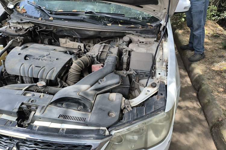 Used Mitsubishi Lancer Fortis 2013 1.8L Manual Comfort Model China IV Standard Engine Bay Left