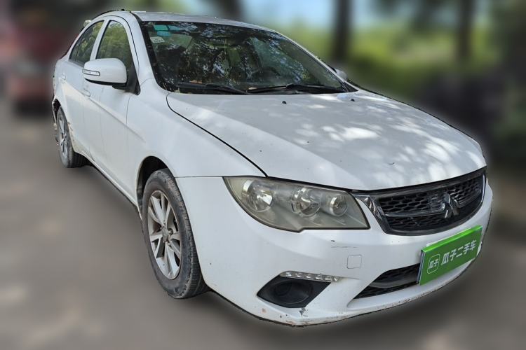 Used Mitsubishi Lancer Fortis 2013 1.8L Manual Comfort Model China IV Standard Front Right 45 Deg