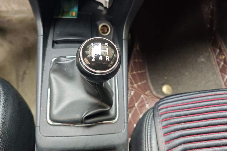 Used Mitsubishi Lancer Fortis 2013 1.6L Manual Comfort Model Gear Lever