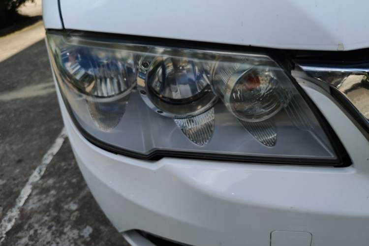 Used Mitsubishi Lancer Fortis 2013 1.6L Manual Comfort Model Right Front Headlight