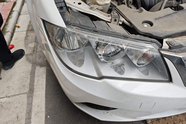 Used Mitsubishi Lancer Fortis 2013 1.6L Manual Comfort Model Right Front Headlight