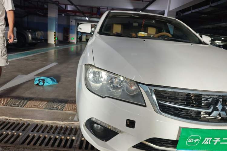 Used Mitsubishi Lancer Fortis 2013 1.8L Automatic Luxury Model China V Standard Right Front Headlight