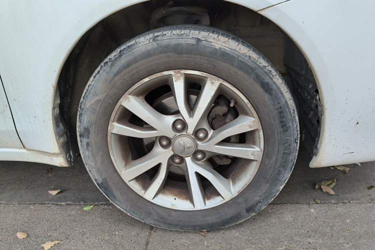 Used Mitsubishi Lancer Fortis 2013 1.8L Manual Comfort Model China IV Standard Right Front Wheel Hub