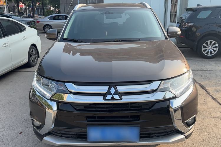 Used Mitsubishi Outlander 2018 2.4L 4x4 Elite Edition 5 Seats Exterior 1