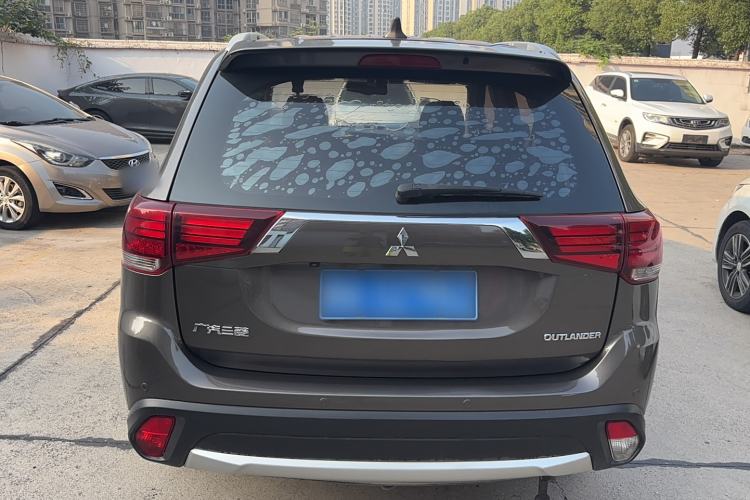 Used Mitsubishi Outlander 2018 2.4L 4x4 Elite Edition 5 Seats Exterior 4