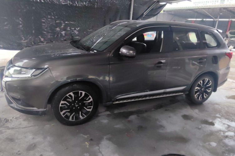 Used Mitsubishi Outlander 2019 2.0L Two-Wheel Drive Comfort Edition 5 Seats China V Standard Exterior 2