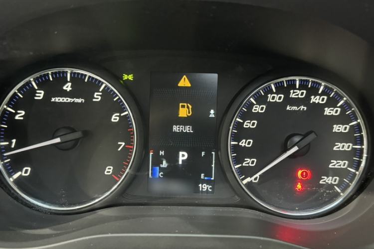 Used Mitsubishi Outlander 2019 2.0L Two-Wheel Drive Comfort Edition 5 Seats China VI Standard Interior 1