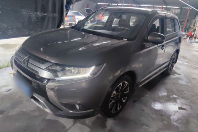 Used Mitsubishi Outlander 2019 2.0L Two-Wheel Drive Comfort Edition 5 Seats China V Standard