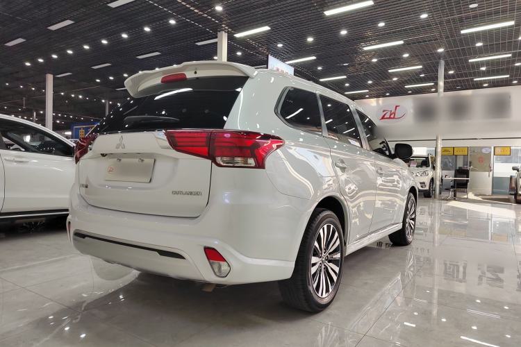 Used Mitsubishi Outlander 2021 Revised Version 2.0L Two-Wheel Drive Enjoyment Edition 5 Seats Exterior 5
