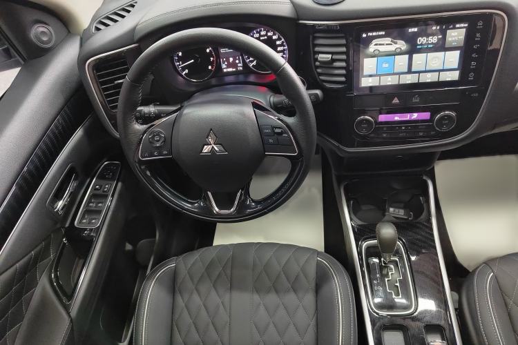 Used Mitsubishi Outlander 2021 Revised Version 2.0L Two-Wheel Drive Enjoyment Edition 5 Seats Interior 1