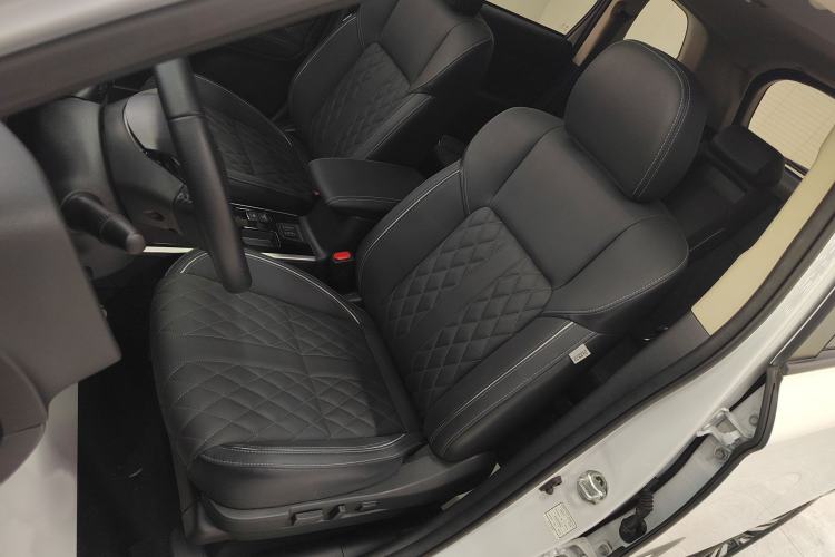 Used Mitsubishi Outlander 2021 Revised Version 2.0L Two-Wheel Drive Enjoyment Edition 5 Seats Interior 4