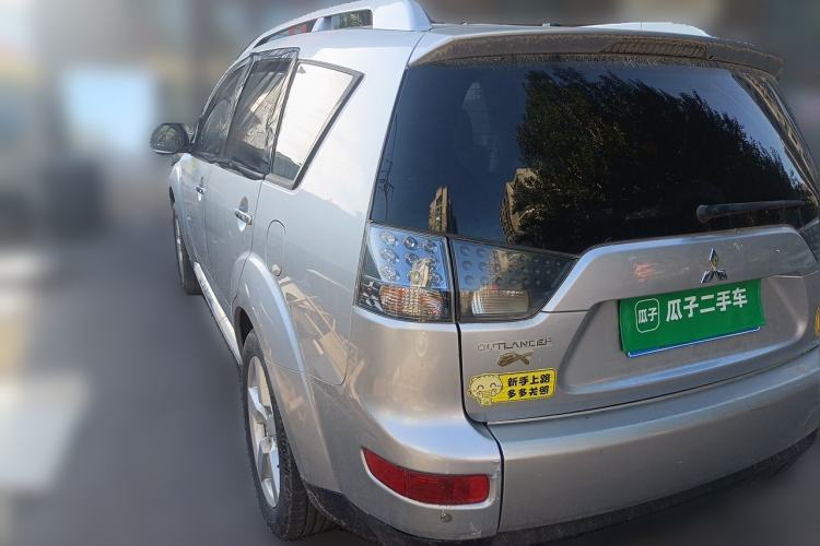 Used Mitsubishi Outlander 2006 3.0 Luxury Model Rear Left 45 Deg