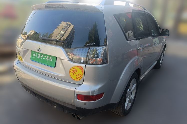 Used Mitsubishi Outlander 2006 3.0 Luxury Model Rear Right 45 Deg