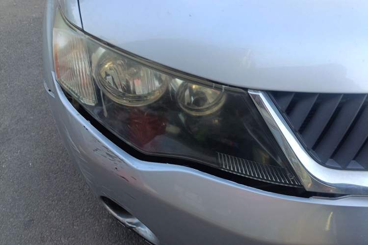 Used Mitsubishi Outlander 2006 3.0 Luxury Model Right Front Headlight