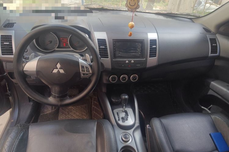 Used Mitsubishi Outlander 2007 2.4 Fashion Edition Center Console
