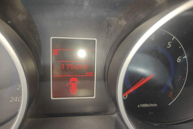 Used Mitsubishi Outlander 2007 2.4 Fashion Edition Odometer Close Up