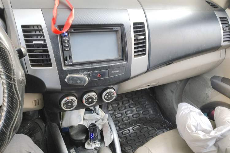 Used Mitsubishi Outlander 2007 2.4 Fashion Edition Audio And AC Panel